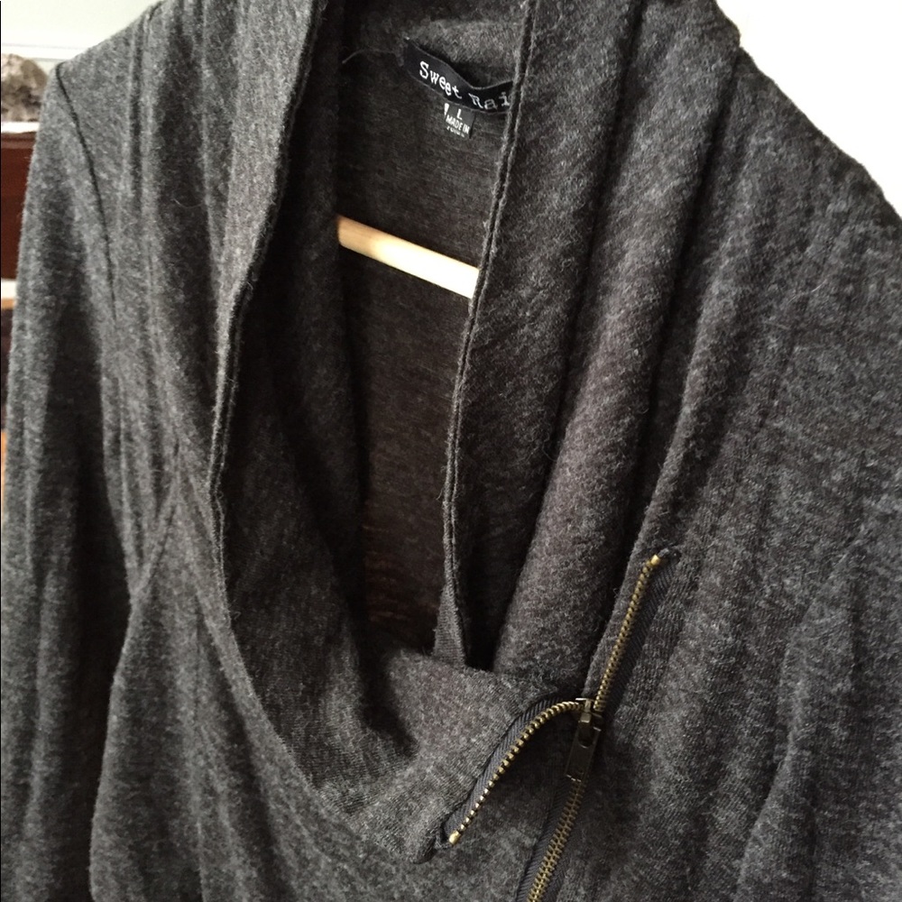 Asymmetric sweater/jacket - Picture 2 of 4